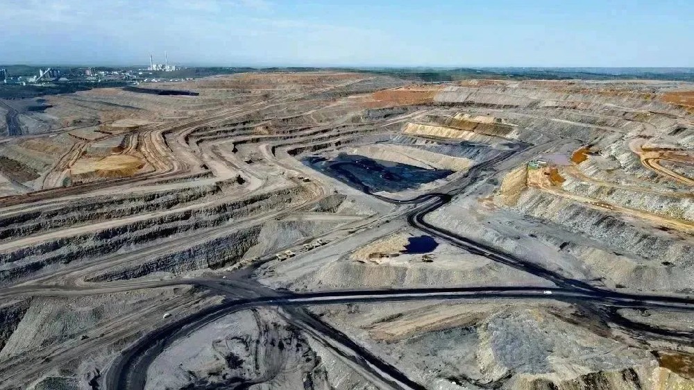 【公司喜報】 由我公司參建的準(zhǔn)能集團(tuán)黑岱溝露天煤礦配套選煤廠通過國家中級智能化選煤廠驗收